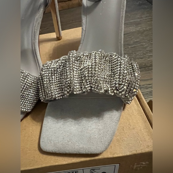 Elegant Silver Women's Heels - Picture 8 of 11